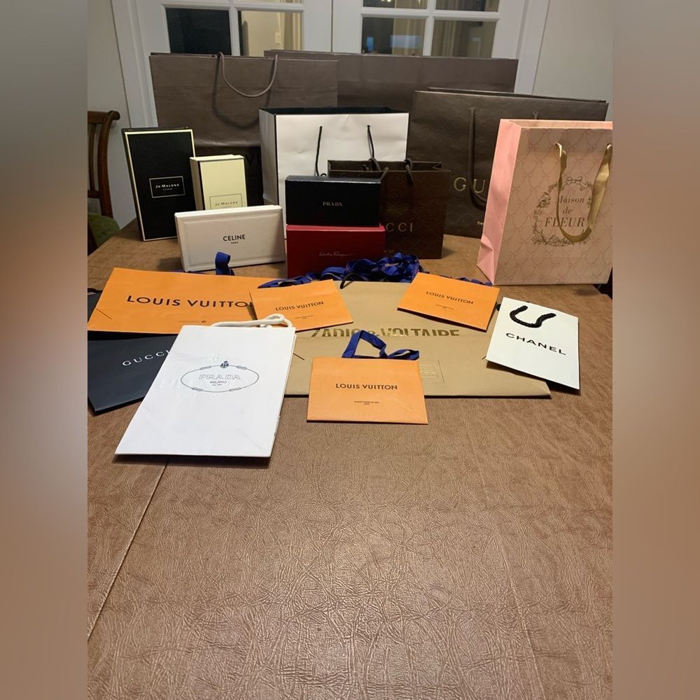 Louis Vuitton, Gucci, Chanel, Prada & more shopping bags and boxes - Picture 8 of 9